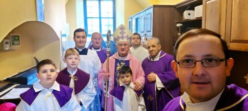 Gospić: Slavlje Treće nedjelje Došašća – Dan Caritasa i podjela službe akolitata Krunoslavu Brajdiću