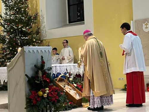 Gospić: Biskup Križić predvodio polnoćku u katedrali