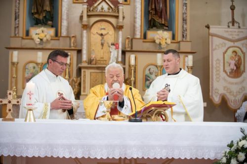 Lički Osik: mons. Marijan Ožura proslavio dijamantni jubilej svećeništva