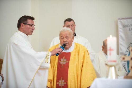 Lički Osik: mons. Marijan Ožura proslavio dijamantni jubilej svećeništva