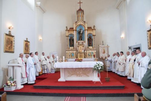 Lički Osik: mons. Marijan Ožura proslavio dijamantni jubilej svećeništva