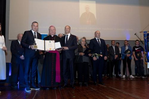 Gospićko-senjski biskup mons. Zdenko Križić proglašen je počasnim građaninom Ličko-senjske županije