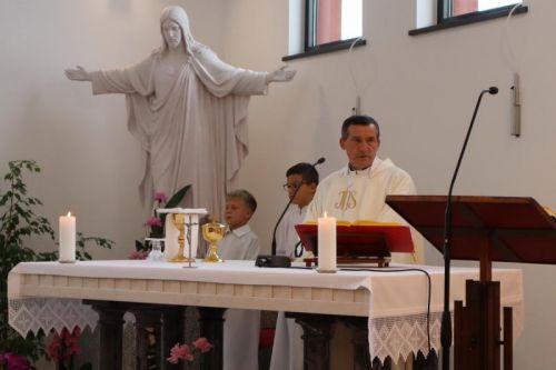 PRVA PROSLAVA SVETKOVINE SRCA ISUSOVA U SAMOSTANU KARMELIĆANKI U GOSPIĆU