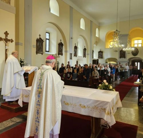 Nadbiskup Križić na proslavi župne svetkovine BDM od sv. Krunice u Ličkom Lešću