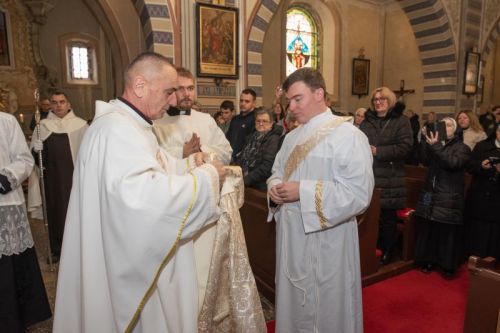 Splitsko-makarski nadbiskup Zdenko Križić zaredio je đakona Gospićko-senjske biskupije Karla Špoljarića