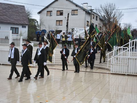 Gospićko-senjska biskupija - Udbina: Biskup Križić sudjelovao na proslavi zaštitnika lovaca sv. Huberta