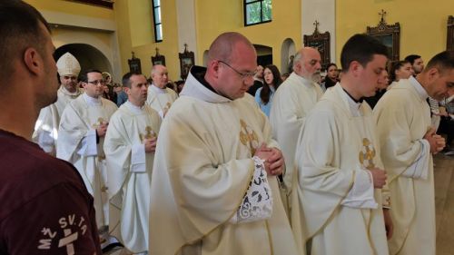 Mons. Roko Glasnović predvodio je misu u katedrali Navještenja Blažene Djevice Marije