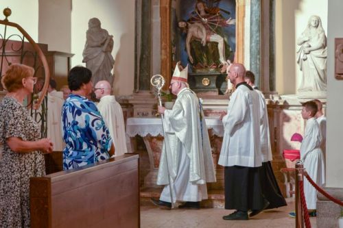 Mons. Rogić predvodio slavlje Gospe Ribarske u Senju
