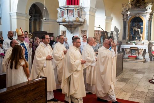 Mons. Rogić predvodio slavlje Gospe Ribarske u Senju