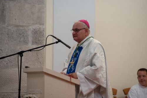 Mons. Rogić predvodio slavlje Gospe Ribarske u Senju