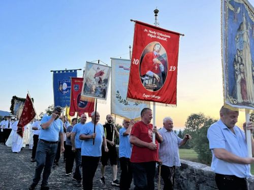 Bdijenje uoči Velike Gospe u Svetištu Gospe od Čudesa u Oštarijama