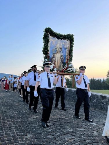 Bdijenje uoči Velike Gospe u Svetištu Gospe od Čudesa u Oštarijama