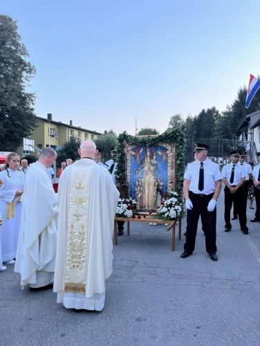 Bdijenje uoči Velike Gospe u Svetištu Gospe od Čudesa u Oštarijama