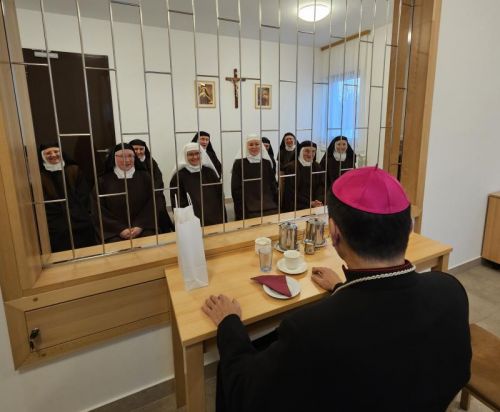 Biskup Medo posjetio klauzurne sestre karmelićanke u Gospiću