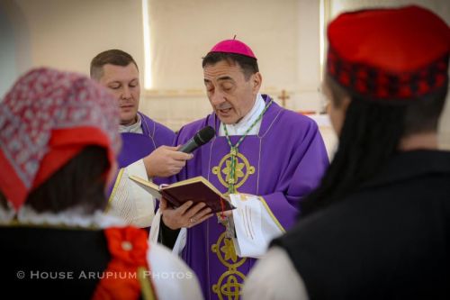 Udbina: Biskup Medo krstio Jonu, peto dijete u obitelji Šolaja