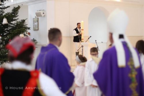 Udbina: Biskup Medo krstio Jonu, peto dijete u obitelji Šolaja