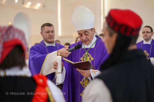 Udbina: Biskup Medo krstio Jonu, peto dijete u obitelji Šolaja
