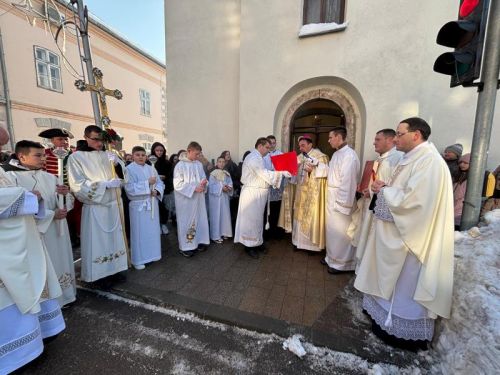 Biskup Marko Medo u Gospiću otvorio Jubilarnu godinu u Gospićko-senjskoj biskupiji
