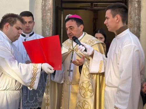 Biskup Marko Medo u Gospiću otvorio Jubilarnu godinu u Gospićko-senjskoj biskupiji