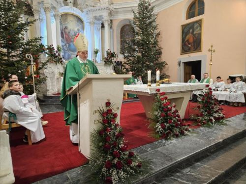 Biskup Marko Medo predvodio misno slavlje u Otočcu