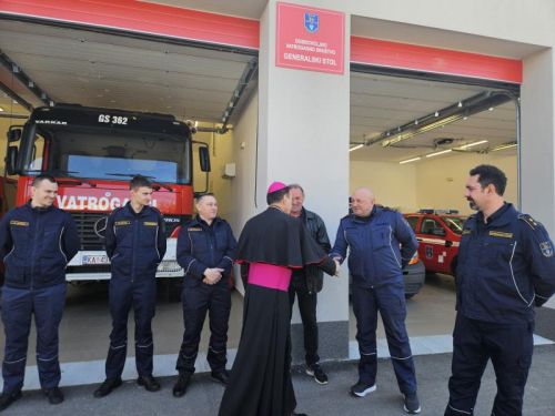Biskup Medo u kanonskoj vizitaciji župa Ogulinskog dekanata