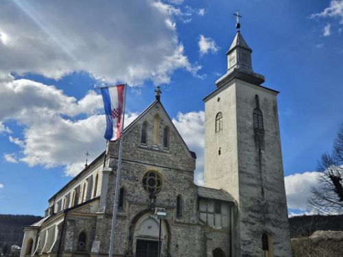 Biskup Medo u kanonskoj vizitaciji župa Ogulinskog dekanata