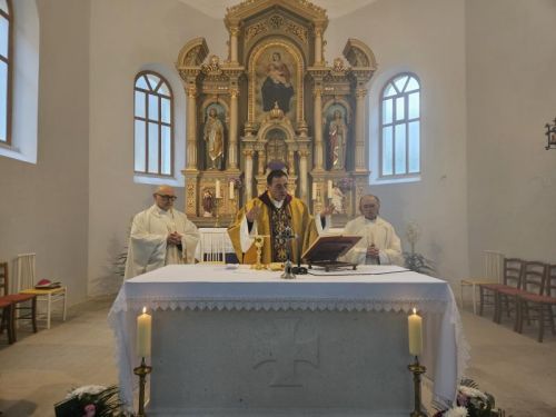 Biskup Medo u Krivom Putu posvetio novi kameni oltar