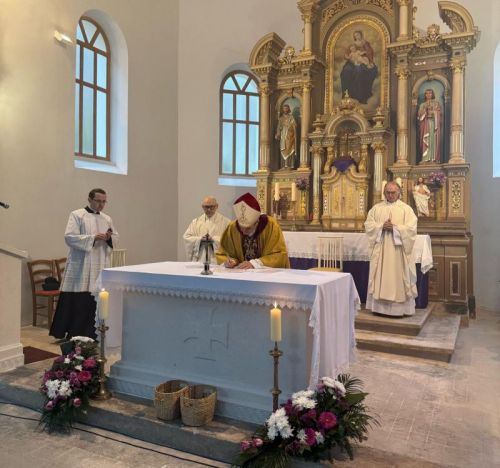 Biskup Medo u Krivom Putu posvetio novi kameni oltar