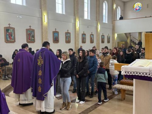 U Korenici održan Križni put mladih Gospićko-senjske biskupije