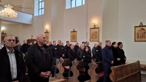 Biskup Medo u Ličkom Osiku predslavio misu za Josipa Jovića