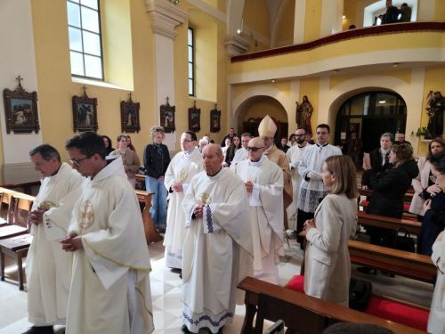 Biskup Medo u gospićkoj Katedrali predvodio Misu posvete ulja