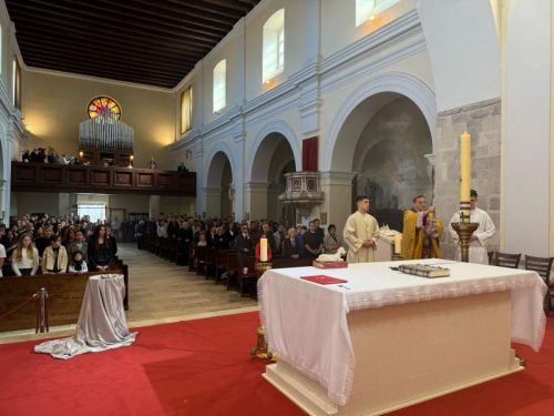 Svečano proslavljen Uskrs u Senju: Biskup Marko Medo predvodio misno slavlje