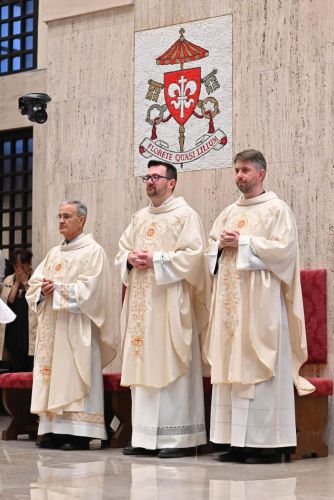 Biskup Marko Medo predvodio misno slavlje 8. utorka sv. Antunu u župi sv. Anutna Padovanskog na Svetom Duhu u Zagrebu