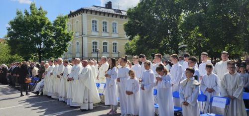 Svečano proslavljena 25. obljetnica osnivanja Gospićko-senjske biskupije