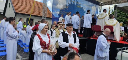Svečano proslavljena 25. obljetnica osnivanja Gospićko-senjske biskupije