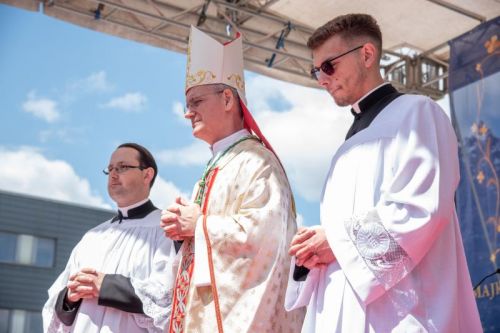 Svečano proslavljena 25. obljetnica osnivanja Gospićko-senjske biskupije