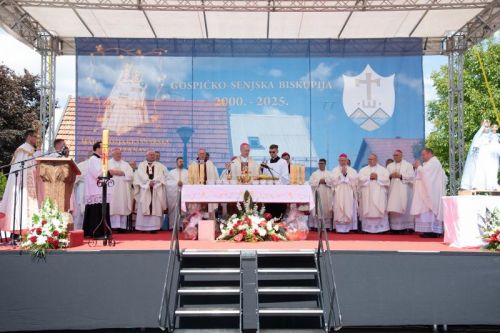 Svečano proslavljena 25. obljetnica osnivanja Gospićko-senjske biskupije