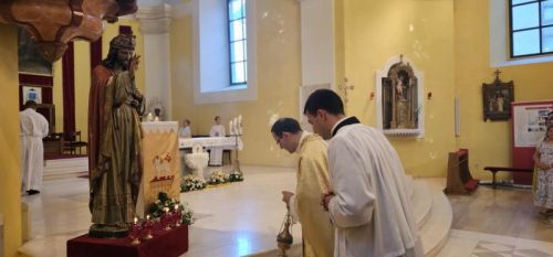 Posveta hrvatskog naroda i domovine Srcu Isusovu