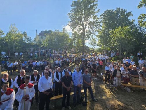 Donji Kosinj: Svečano proslavljena svetkovina sv. Petra i Pavla i otkriveno poprsje Ambroza Kacitića, prvog hrvatskog tiskara