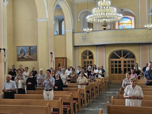 Otočac: Biskup Medo predvodio misu u povodu 1100 godina Hrvatskoga Kraljevstva