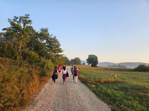 Hodočasnici na putu u svetište Majci Božjoj od Krasna
