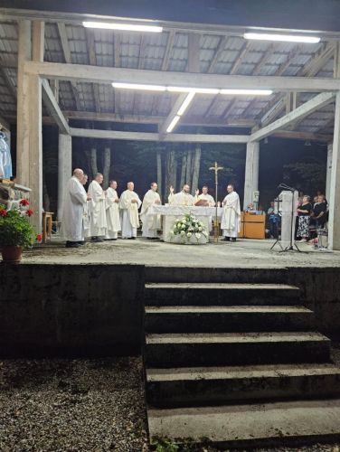 Misa bdijenja uoči Velike Gospe u svetištu Majke Božje od Krasna