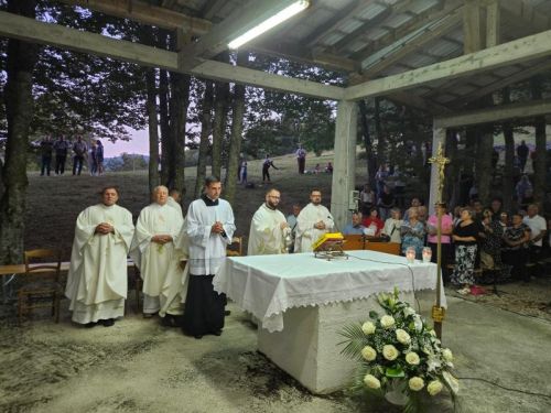 Misa bdijenja uoči Velike Gospe u svetištu Majke Božje od Krasna