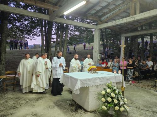 Misa bdijenja uoči Velike Gospe u svetištu Majke Božje od Krasna