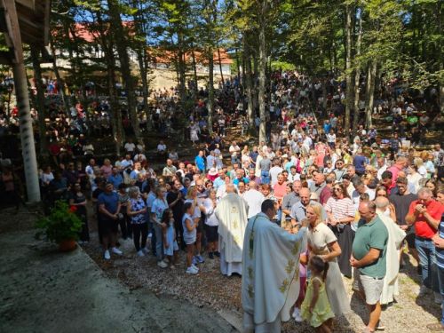 Središnje misno slavlje u svetištu Majke Božje od Krasna predvodio gospićko-senjski biskup mons. Marko Medo