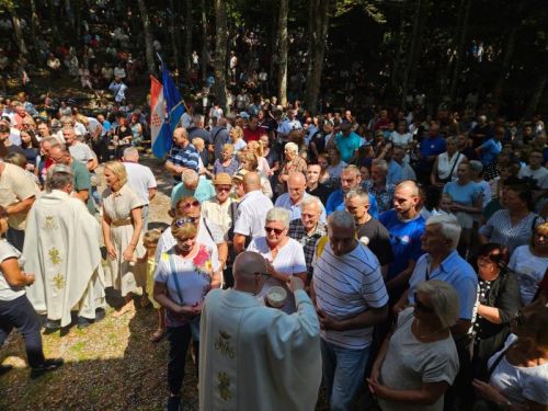 Središnje misno slavlje u svetištu Majke Božje od Krasna predvodio gospićko-senjski biskup mons. Marko Medo