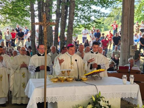 Središnje misno slavlje u svetištu Majke Božje od Krasna predvodio gospićko-senjski biskup mons. Marko Medo