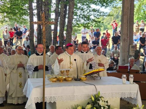 Središnje misno slavlje u svetištu Majke Božje od Krasna predvodio gospićko-senjski biskup mons. Marko Medo