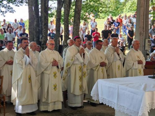 Središnje misno slavlje u svetištu Majke Božje od Krasna predvodio gospićko-senjski biskup mons. Marko Medo