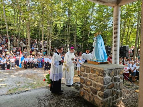 Središnje misno slavlje u svetištu Majke Božje od Krasna predvodio gospićko-senjski biskup mons. Marko Medo
